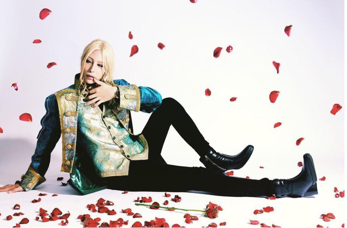 ▲羅蘭認為學歷就像是飛機座位，目的地很重要。（圖／翻攝自Roland IG）