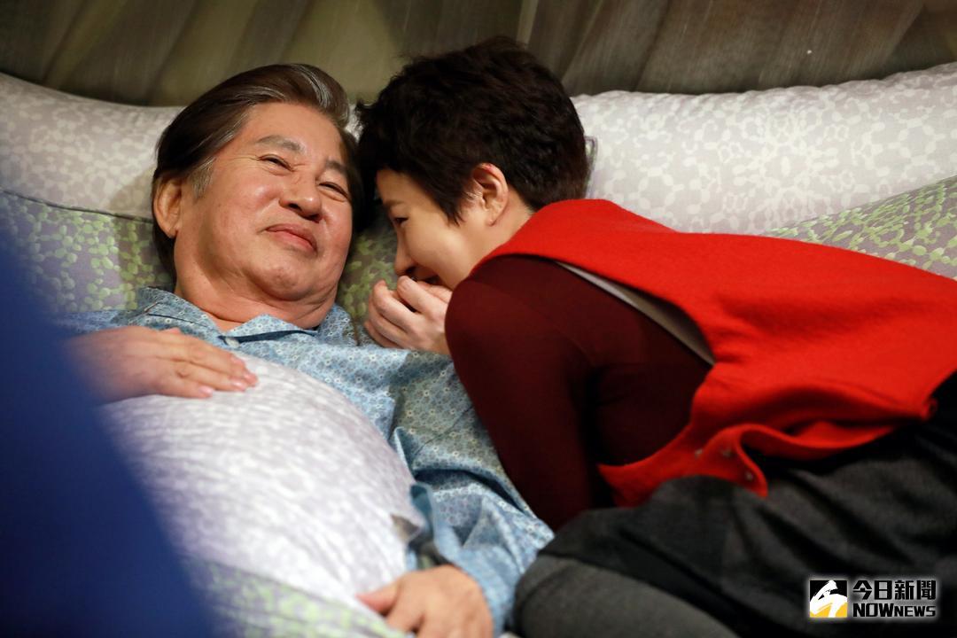 ▲金宣兒（右）片中誘惑金容建成功。（圖／緯來戲劇台 , 2018.8.7）