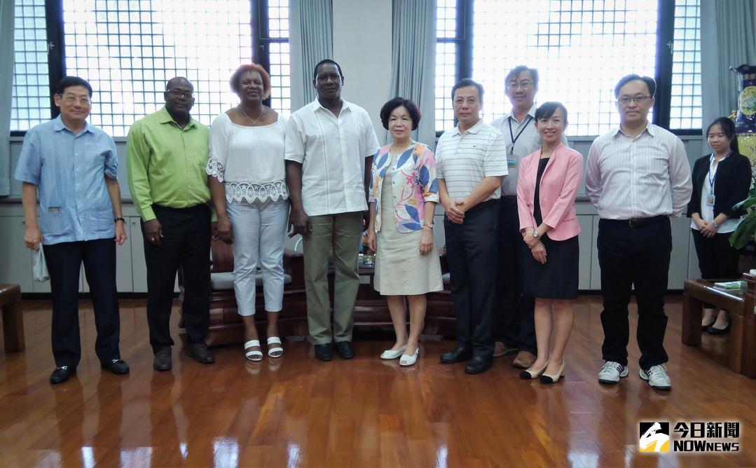 ▲台灣友邦聖露西亞拜訪屏東縣政府在農業、觀光及體育進行互訪及合作。（圖／記者陳宗傑攝,2018.08.09）