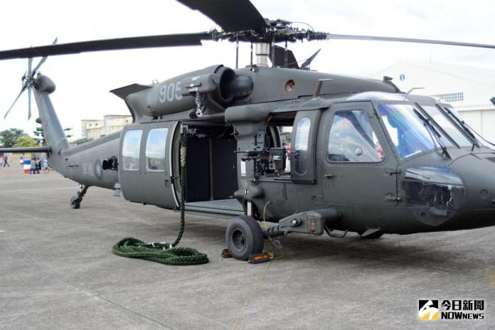 ▲陸軍的UH-60M黑鷹直升機具有武裝和垂降能力，適合作為戰場搜救之用。（圖／為「軍情與航空」提供 , 2018.08.09\\)