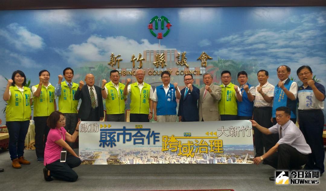 ▲新竹市長參選人謝文進與新竹縣長參選人楊文科等人共團會談新竹縣市跨域治理。（圖／記者誾宣震攝 , 2018.08.09）