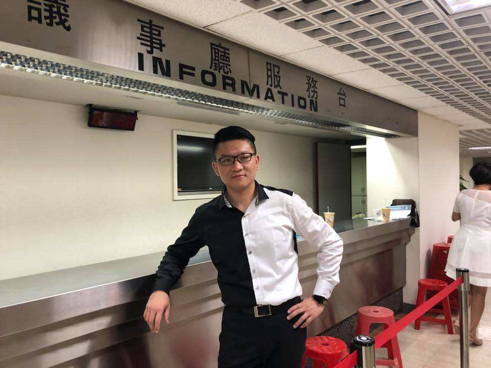 ▲北市議員童仲彥今（ 13 ）日宣布退出選戰。對此，人渣文本建議退選的童仲彥，不如報名市長拼第三。（圖／翻攝自臉書粉專台灣阿童─童仲彥）