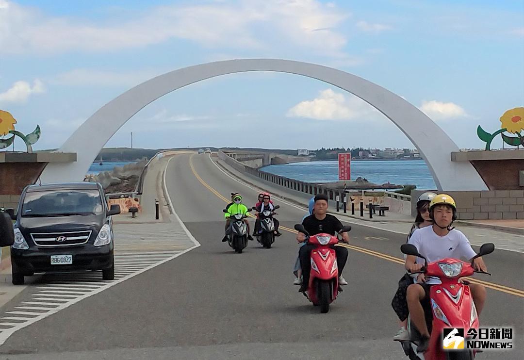 ▲跨海大橋全長2,494公尺　是抵澎湖旅遊必到之處（圖／張塵攝 , 2018.08.13）