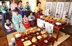 韓國習慣在中秋節返鄉祭祖。（圖／東網）