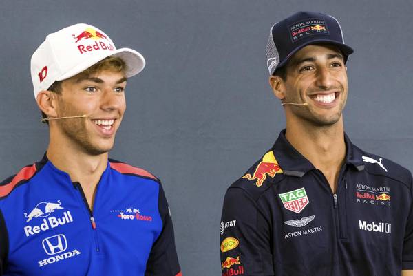 ▲紅牛F1車手Pierre Gasly\\(左\\)，Daniel Ricciardo。（圖／美聯社／達志影像）
