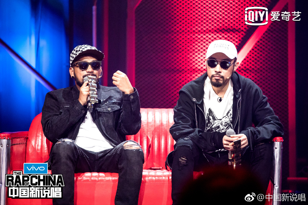 ▲MC HotDog（右）一句話發威。（圖／中國新說唱官方微博 , 2018.9.3）
