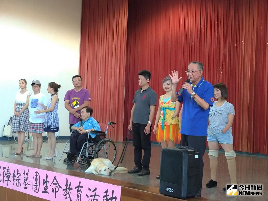 ▲「混障綜藝團」到西嶼國中與孩童分享生命故事（圖／張塵攝 , 2018.09.03）