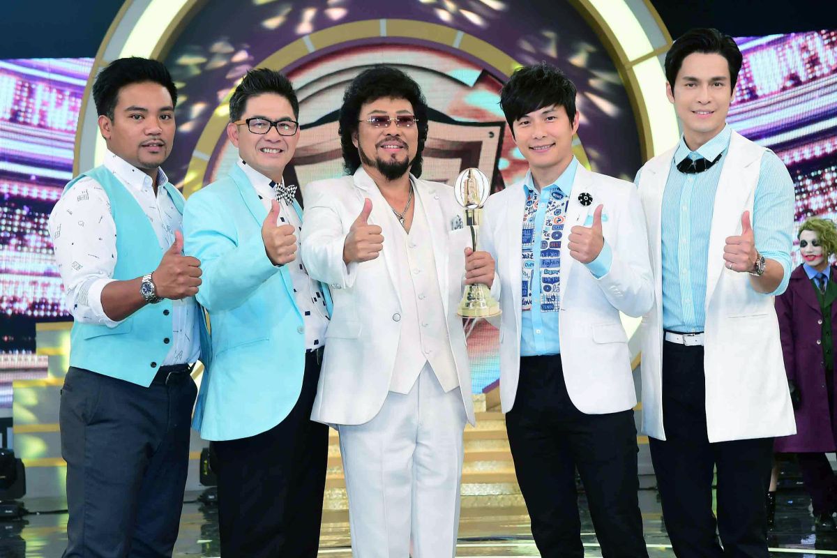 張菲（中）透露入圍感想。（圖／華視提供 , 2018.9.4）