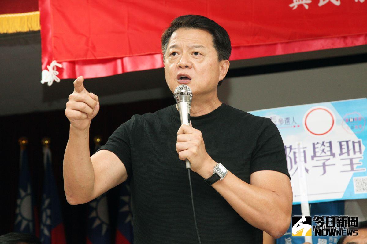 ▲周錫瑋以昨天的藻礁事件期勉陳學聖繼續保有初衷，不要忘記給選民的承諾，因為「一個政治人物的誠信，等於是他的生命」。（圖／記者李春台攝.2018.09.06）