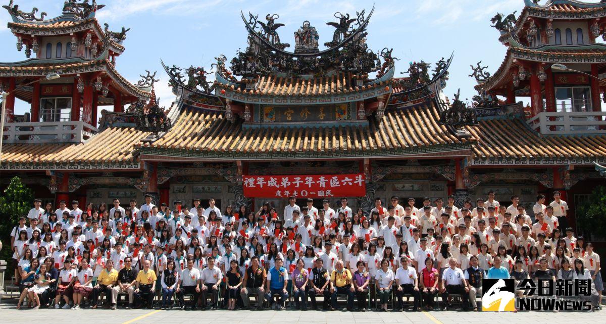 ▲大斗六區成年禮活動來自斗六高中、斗六家商、義峰高中以及正心高中的192位學子「轉大人」。（圖／記者蘇榮泉攝，2018.09.09）