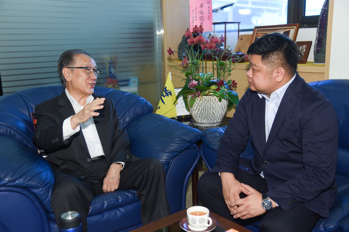 大陸文貿會副祕書長陳博君（右）11日拜會新黨主席郁慕明。（圖／陳明安攝，2018.09.11）