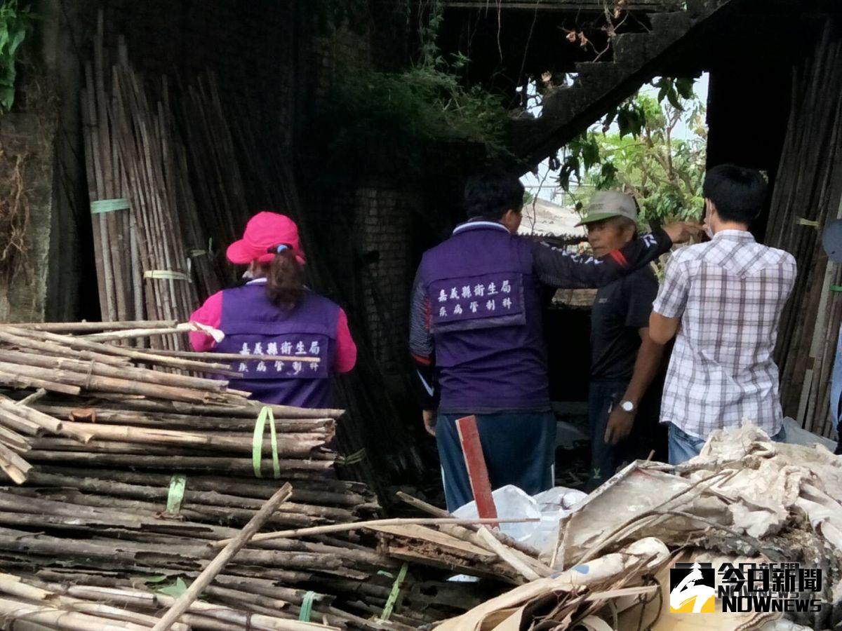 ▲嘉義縣為防堵登革熱疫情擴大，啟動跨局處聯合稽查小組行動。（圖/嘉義縣政府提供，2018.09.13）