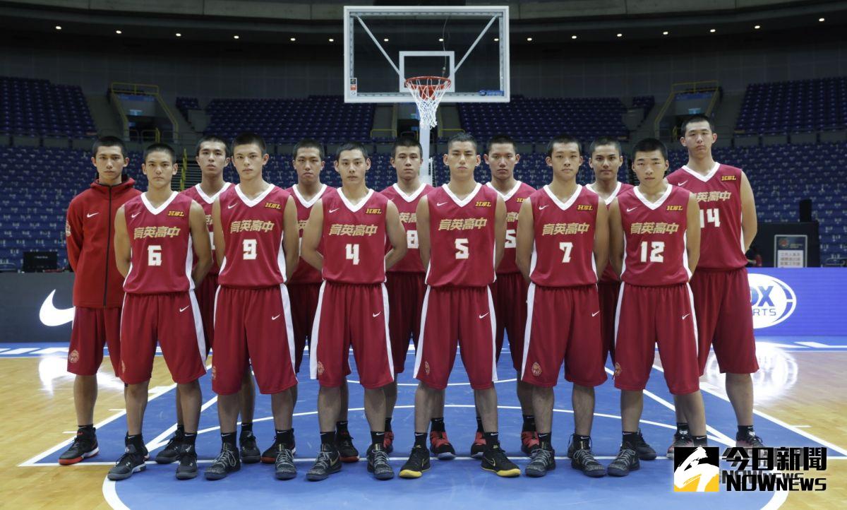 ▲朱軒洋(右六)在片中領軍的育英高中籃球隊。 (圖／下半場電影，2018.09.14）
