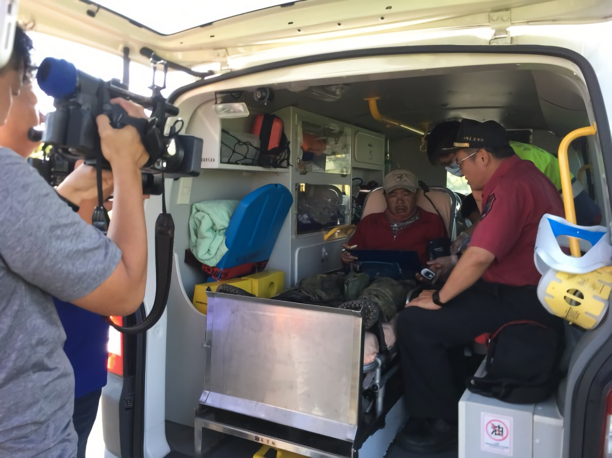 ▲  7 名警消日前為救「落跑山友」反倒受困山中，一些隊員絕望地錄下遺言。（圖／社會中心翻攝）