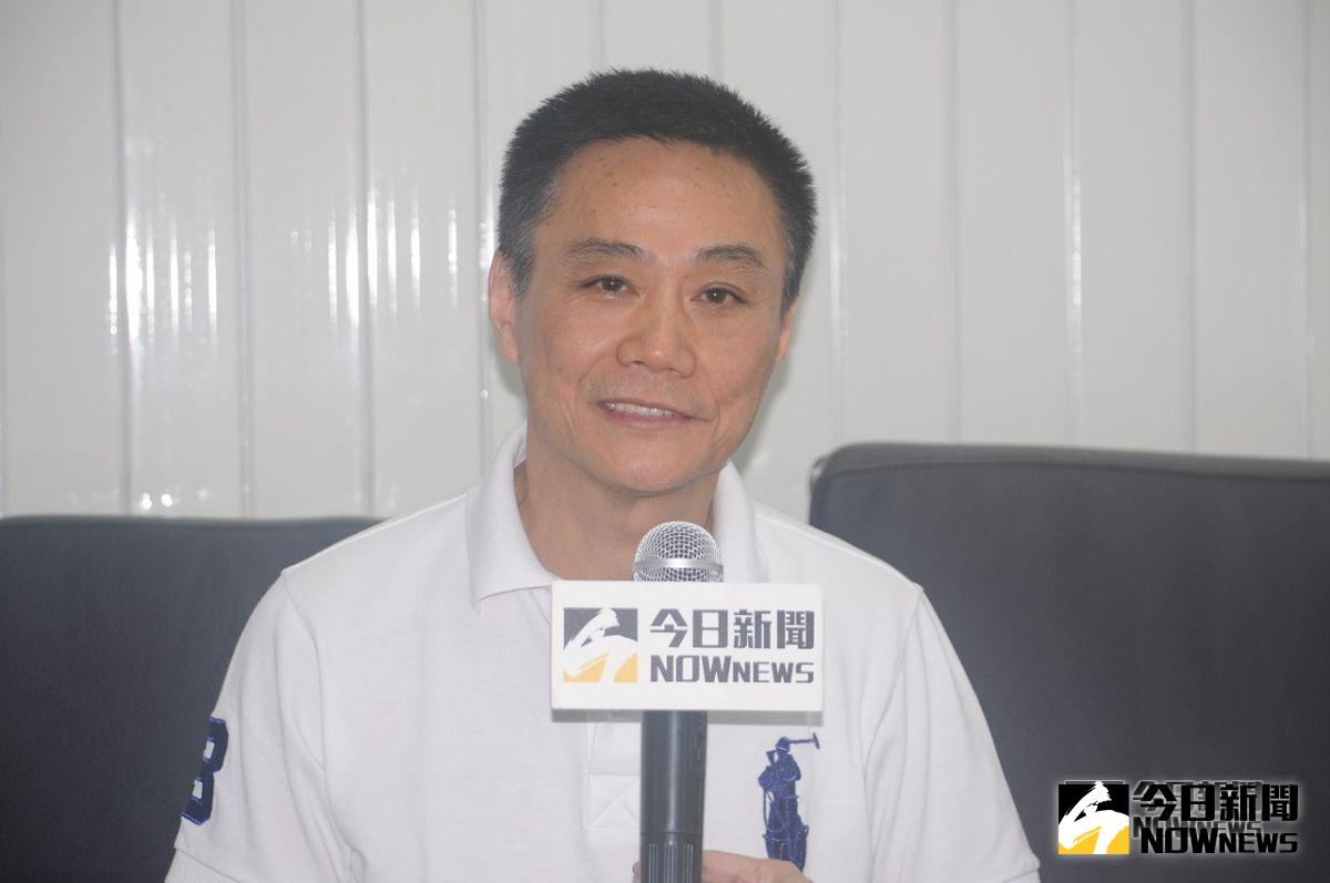 ▲成大民調被傳新聞造假，許崑源成箭靶但也只能無奈接受。（記者許高祥攝）