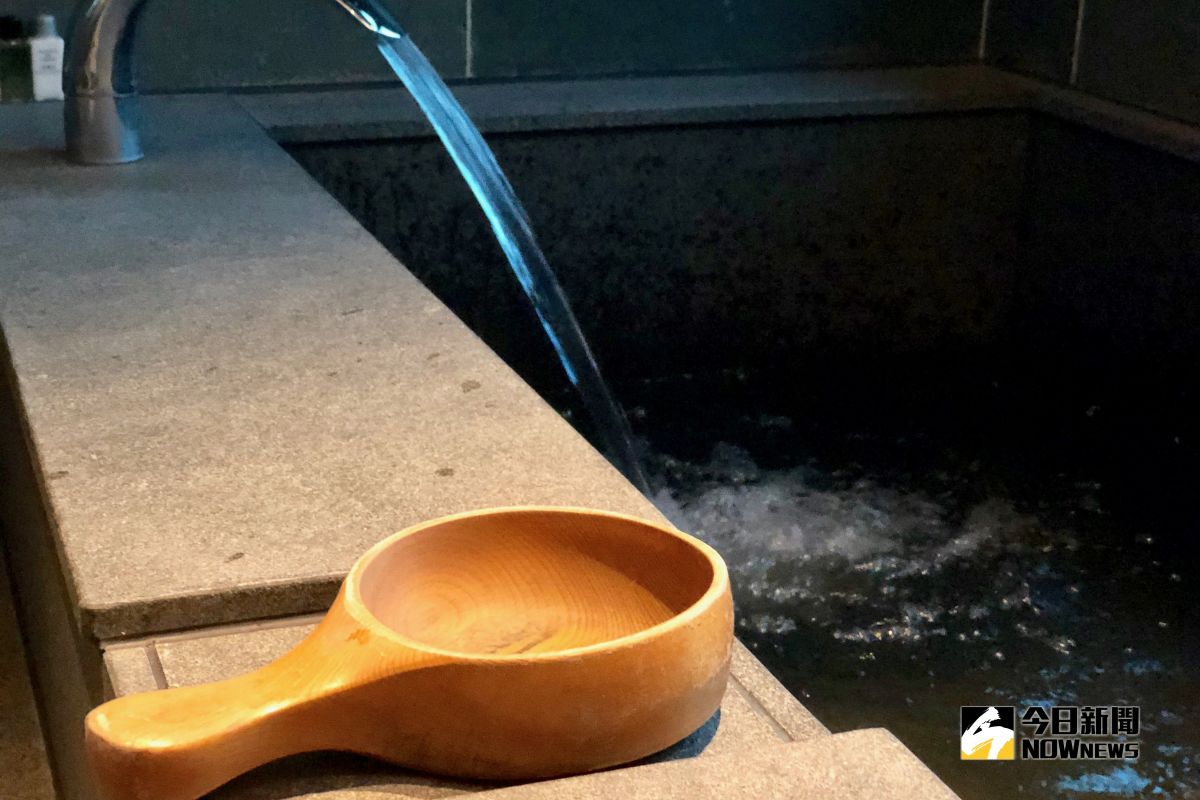 ▲每間客房內都有獨立溫泉浴池。（圖／記者陳致宇攝）