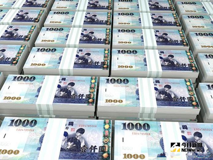 ▲有網友好奇，就讀化學系畢業，只能擔任品管檢驗人員嗎？對此，網友建議，想要拿高薪可以找半導體業，或是讀研究所。（圖／NOWnews資料照）