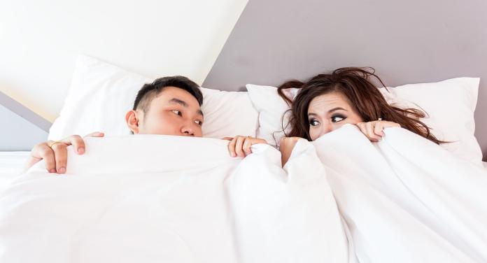  ▲游妻帶著床單棉被，與男同事獨處一室。（示意圖／翻攝Pixabay, 2018.09.19）