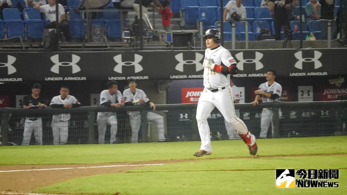 ▲林泓育開轟（圖／吳政紘攝）