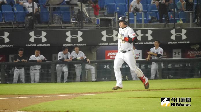 ▲林泓育開轟（圖／吳政紘攝）