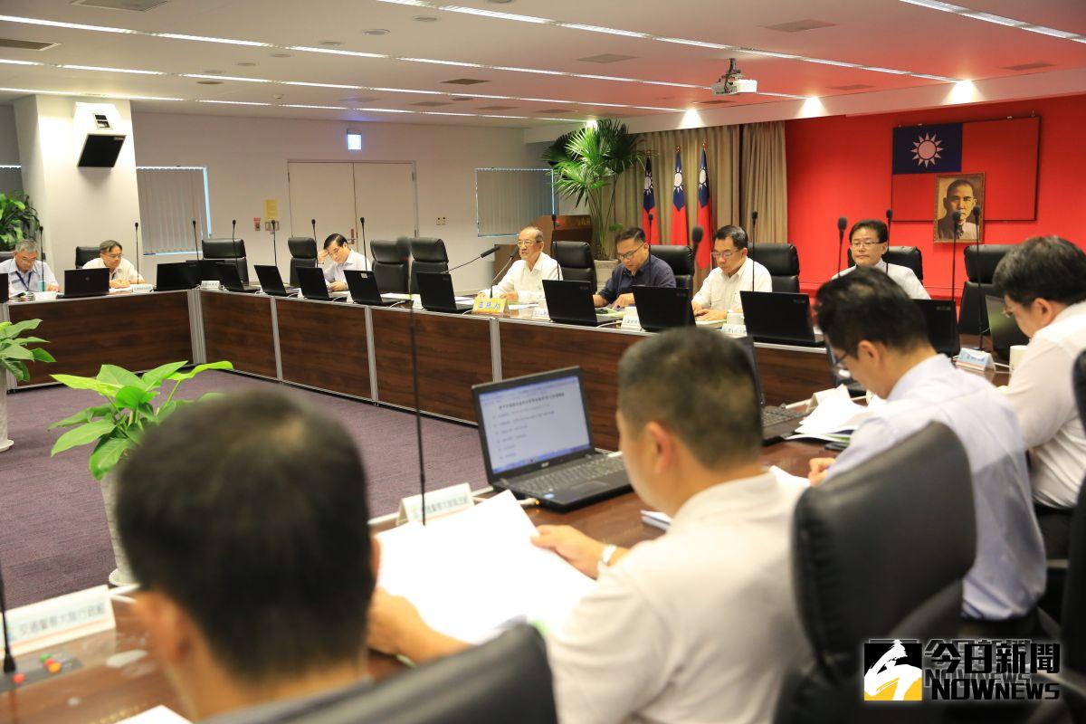 ▲台中市政府召開道安會報，交通局報告建置台中市高風險路口整合平台(圖／柳榮俊攝2018.9.20)