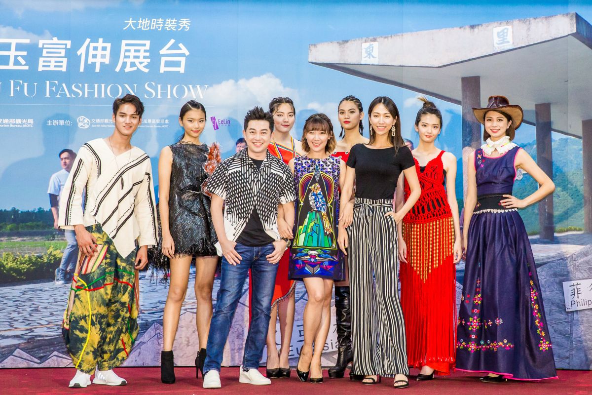 ▲前排左起李明川、李懿、邱偲亞出席記者會。（圖／伊林娛樂提供, 2018.09.20)