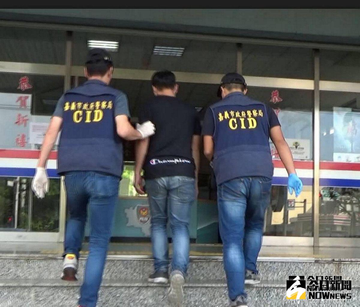 ▲警方將劉姓犯嫌帶回分局。（圖／記者郭政隆攝影2018.09.20）