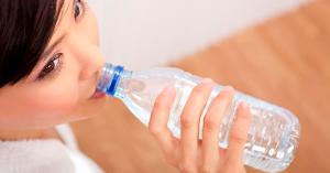 ▲人體有60%是水，水分不只在血液裡，其實在我們的臟器、肌肉、骨骼及關節裡面全部都有水，如果水分不足就會引發「脫水」。（圖／ingimage）