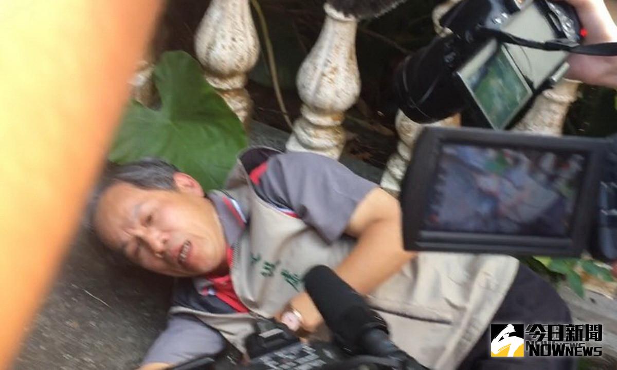 ▲彰化縣二水鄉「碧雲禪寺」在建商魏明仁取得產權後，成為台灣的共產主義基地，縣府認定擴建部分屬違章建築，依法執行斷電斷水處分，引發幾波推擠衝突。（圖／記者陳雅芳攝，2018.09.21)