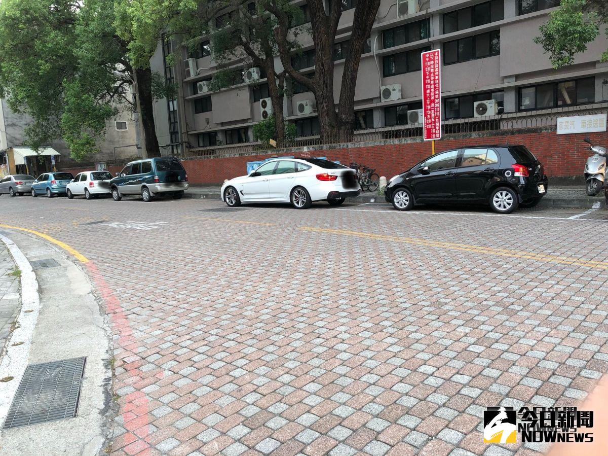 ▲台南中秋節當天路邊停車暫停收費。(圖/記者陳聖璋攝，2018.9.23)