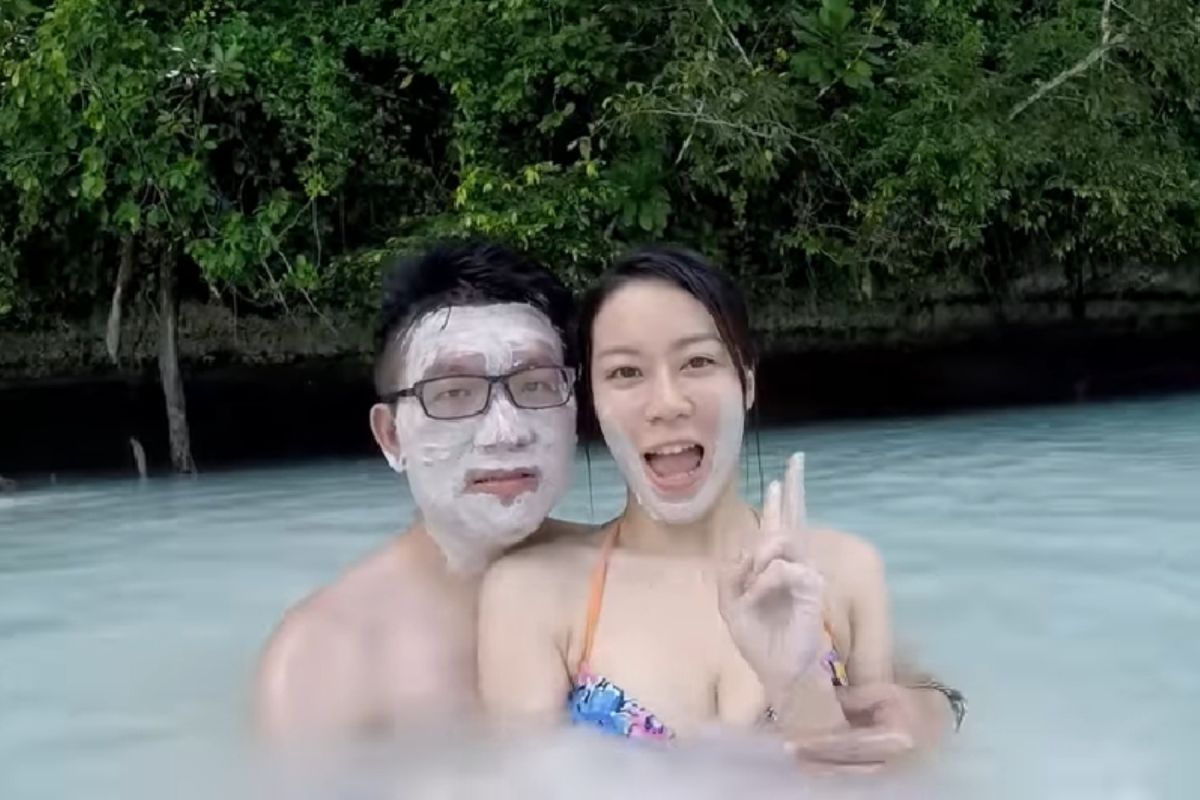 ▲童仲彥與緋聞女友邱薏親密互動，惹一堆網友稱羨。（圖／翻攝YouTube, 2018.09.23）