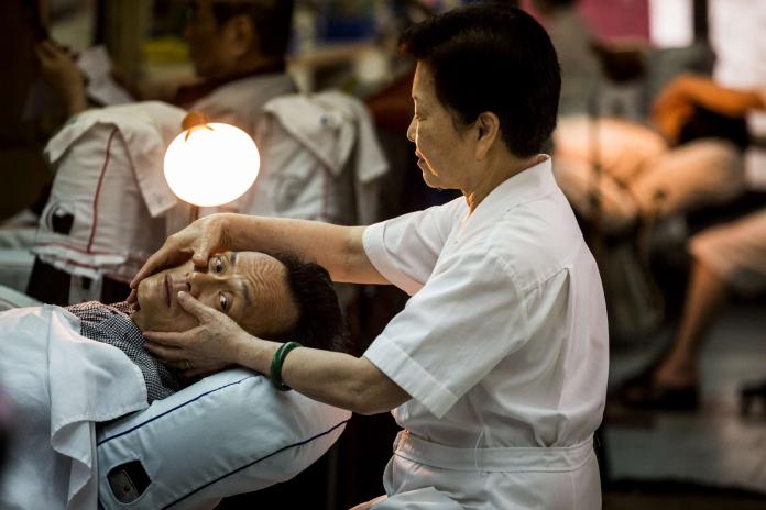 ▲陳以文（左）揣摩稱職的香港口音，讓大家誤以為他真的是香港人。（圖／雄影，2018.09.24）