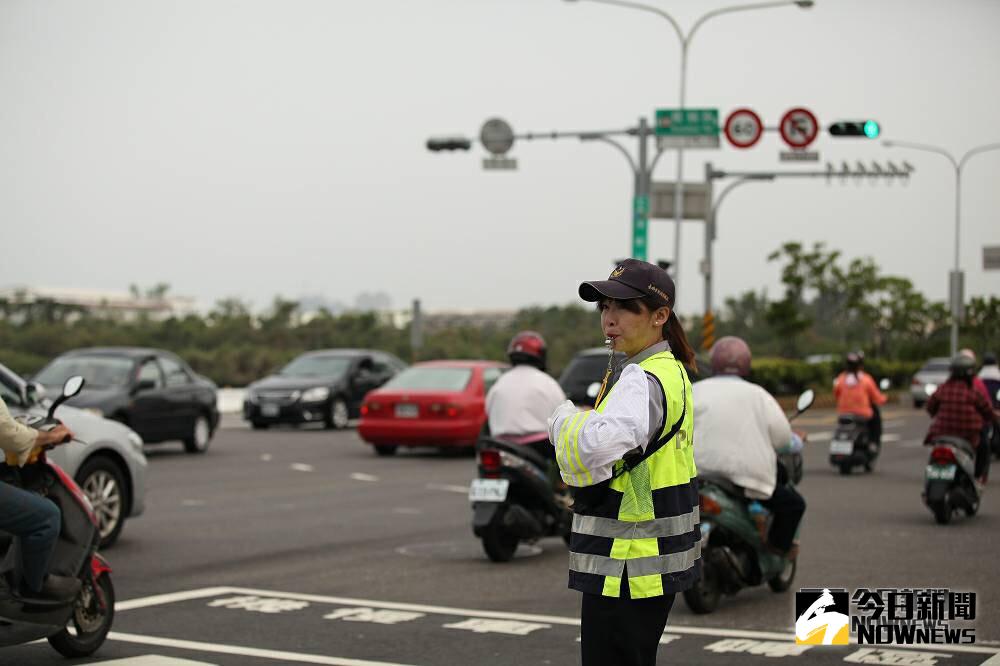 ▲近日交通部長王國材透露，交通部正在研議「微罪不記點」，交通違規罰款1200元以下將不記點。（圖／台南市警察局提供）