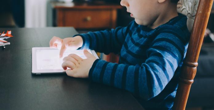 ▲科技為人類帶來許多便利，孩子很早就開始接觸3C產品。（圖／取自Pixabay）