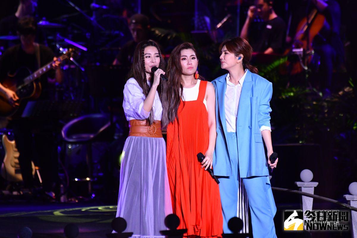 ▲女子天團S.H.E三人要出走華研，使華研市值大蒸發，卻也凸顯文創產業掌握IP的重要性。圖為S.H.E 17周年萬人演唱會（圖／NOWnews 攝影中心資料照）