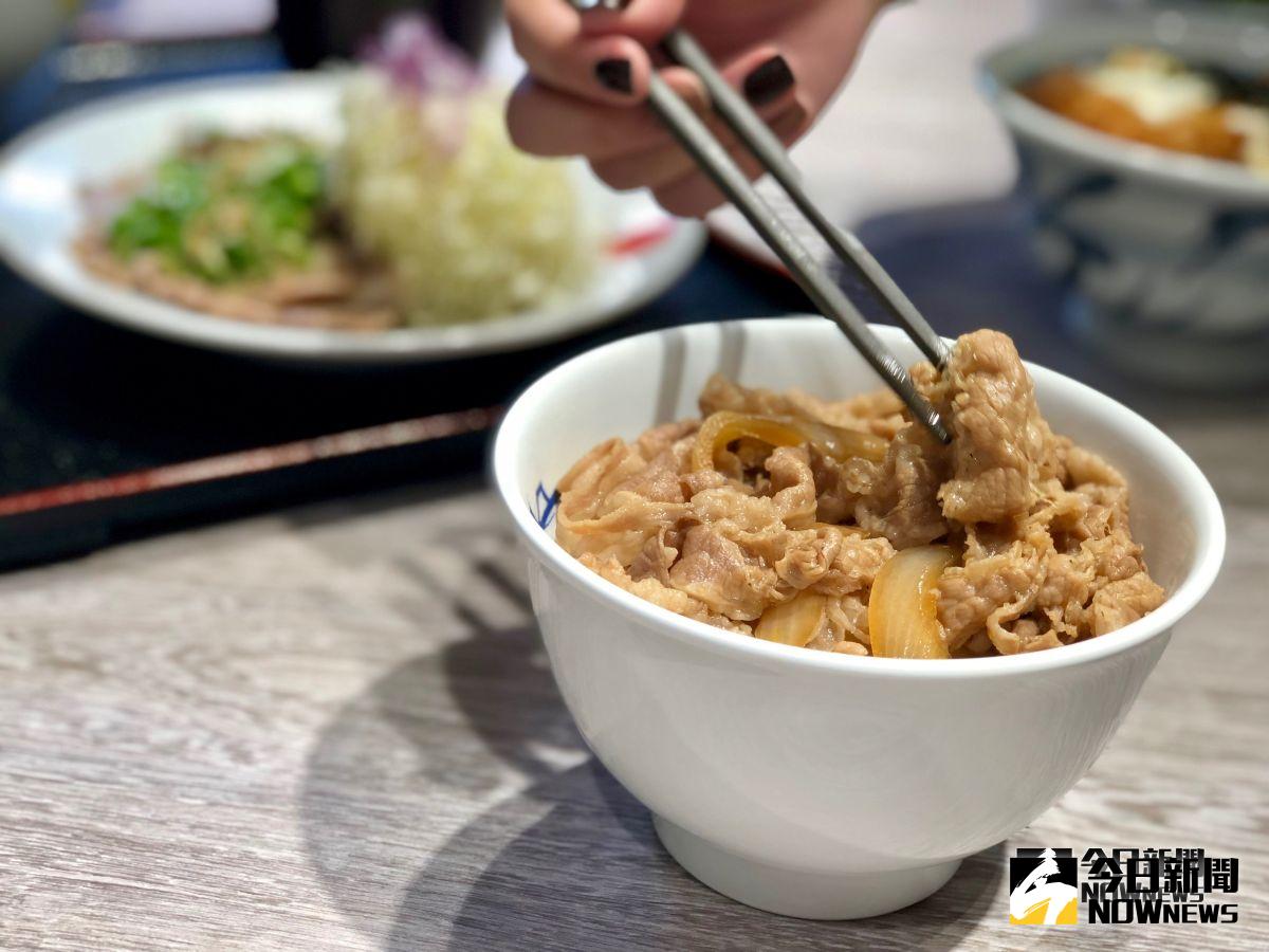 ▲來自日本的丼飯品牌松屋，今日開始多樣品項都漲價，多個品項都調漲10元。（圖／資料照，記者陳致宇攝）