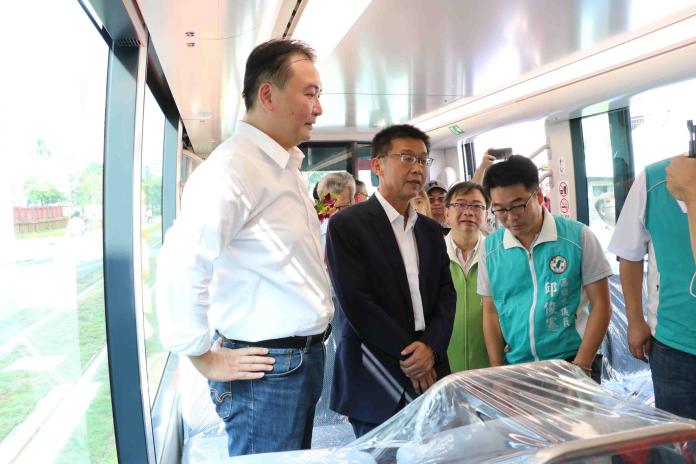 ▲許立明期勉高雄輕軌團隊，能擷取一階經驗加速推進二階工程。（圖／記者蔡佳宏翻攝,2018.09.27）