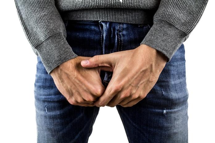 男子陰囊腫成「葡萄柚」、腹如懷孕6個月　竟是肝出問題
