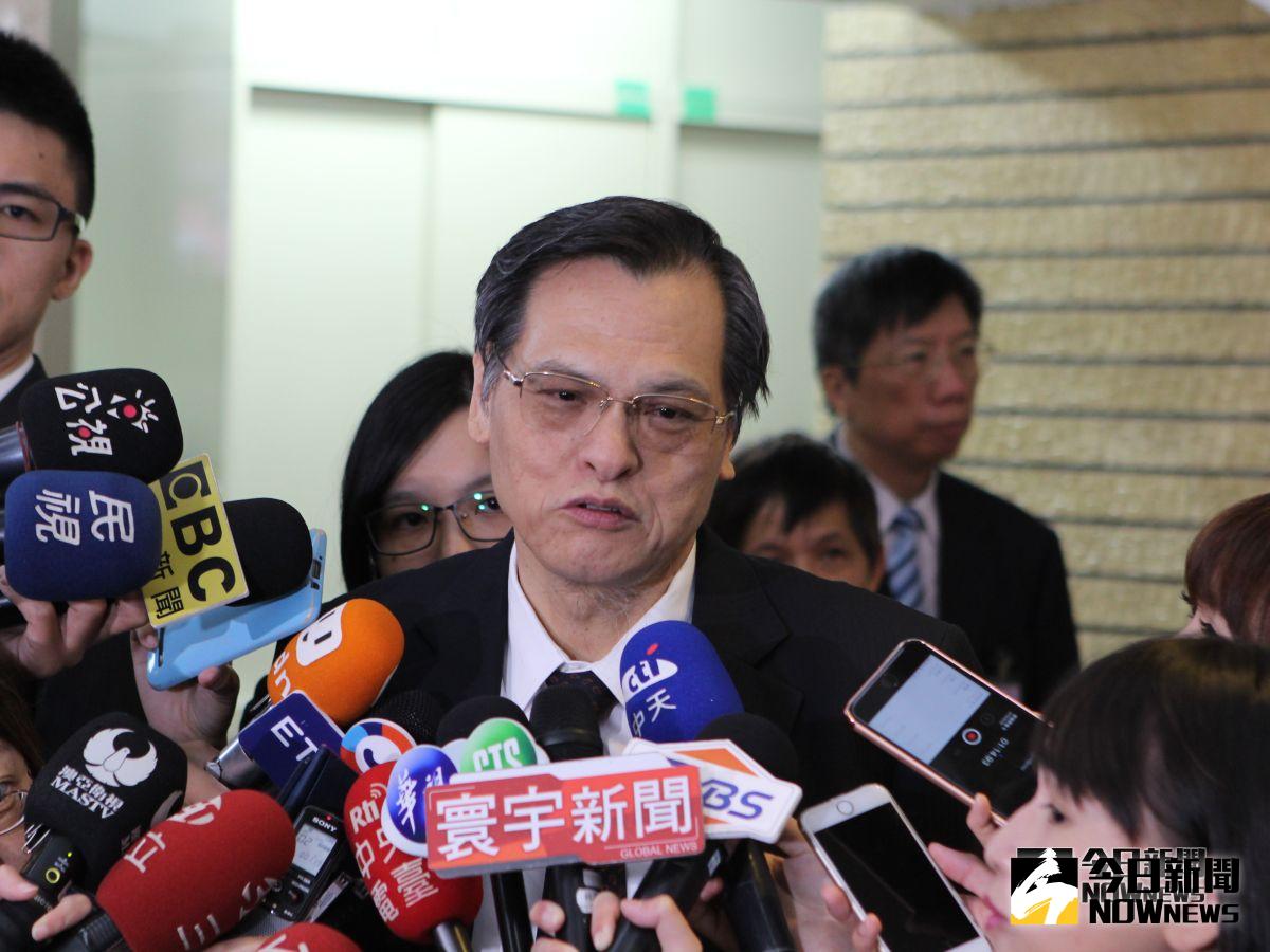 年底九合一大選將近，傳出有中資介入，資助特定候選人，對此，陸委會主委陳明通22日赴立法院備詢前受訪時表示，按照《政治獻金法》，外國勢力是不可以提供政治獻金的。（資料照片/記者葉滕騏攝）