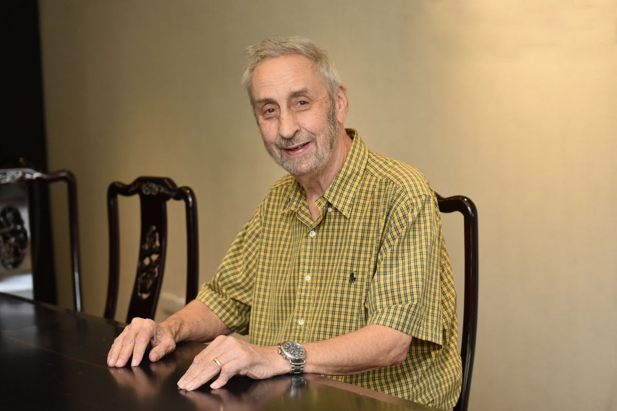 ▲外界稱宇文所安是學界難得的天才，他則表示有天份的人很多、天份並不值錢。但有天賦並且努力讓它展現的人其實很少，這才是真正重要的事。與其被當天才，他則自比為工匠或考古學家。（圖／記者林柏年攝）
