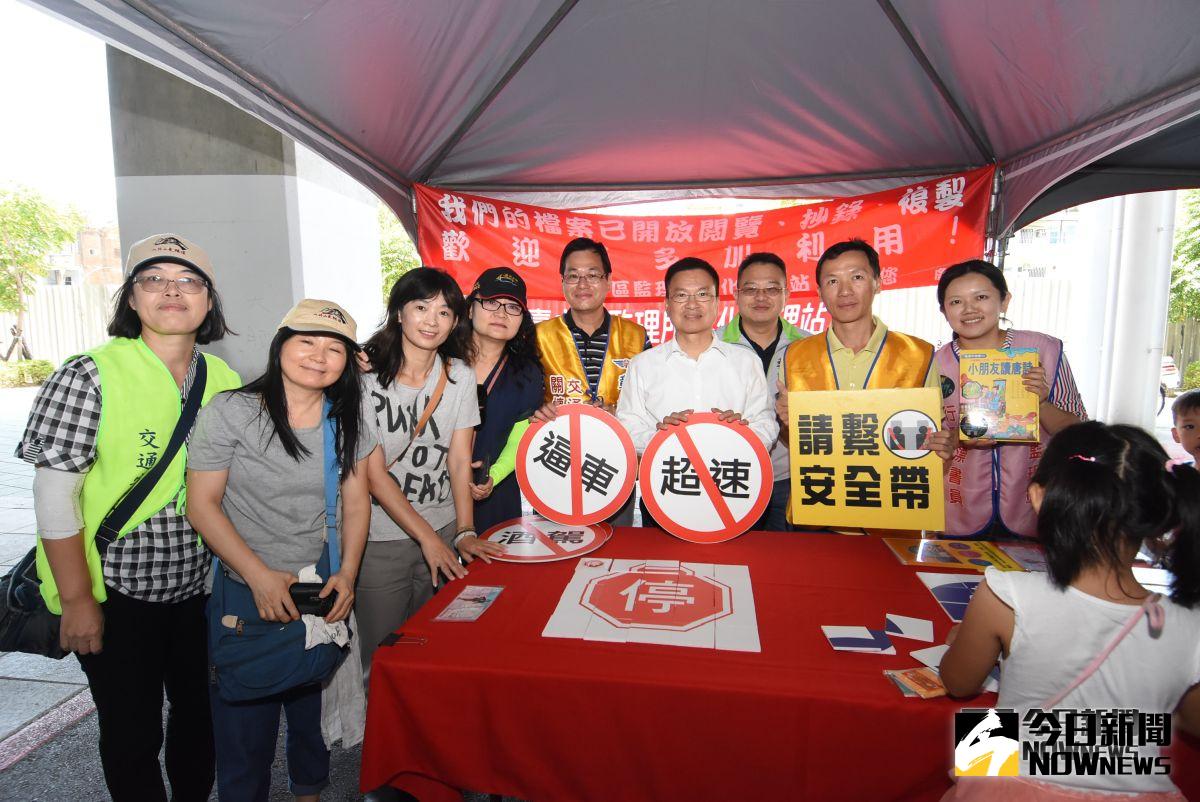 ▲彰化縣政府辦理「107年交通安全宣導活動」，交通安全闖關活動吸引民眾參與體驗。（圖／記者陳雅芳攝，2018.09.29)