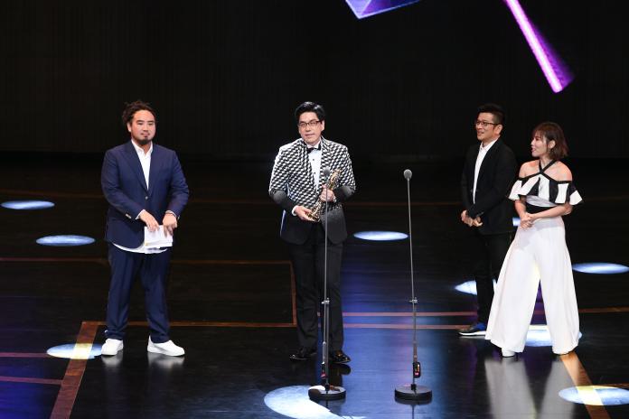 ▲馬世芳（左二）奪得「流行音樂節目主持人獎」。（圖／三立提供 , 2018.9.29）