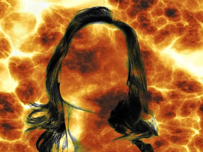  ▲羅女被曾男潑汽油並點燃，使她身體有多處二至三度燒燙傷。（示意圖／翻攝Pixabay, 2018.10.01）