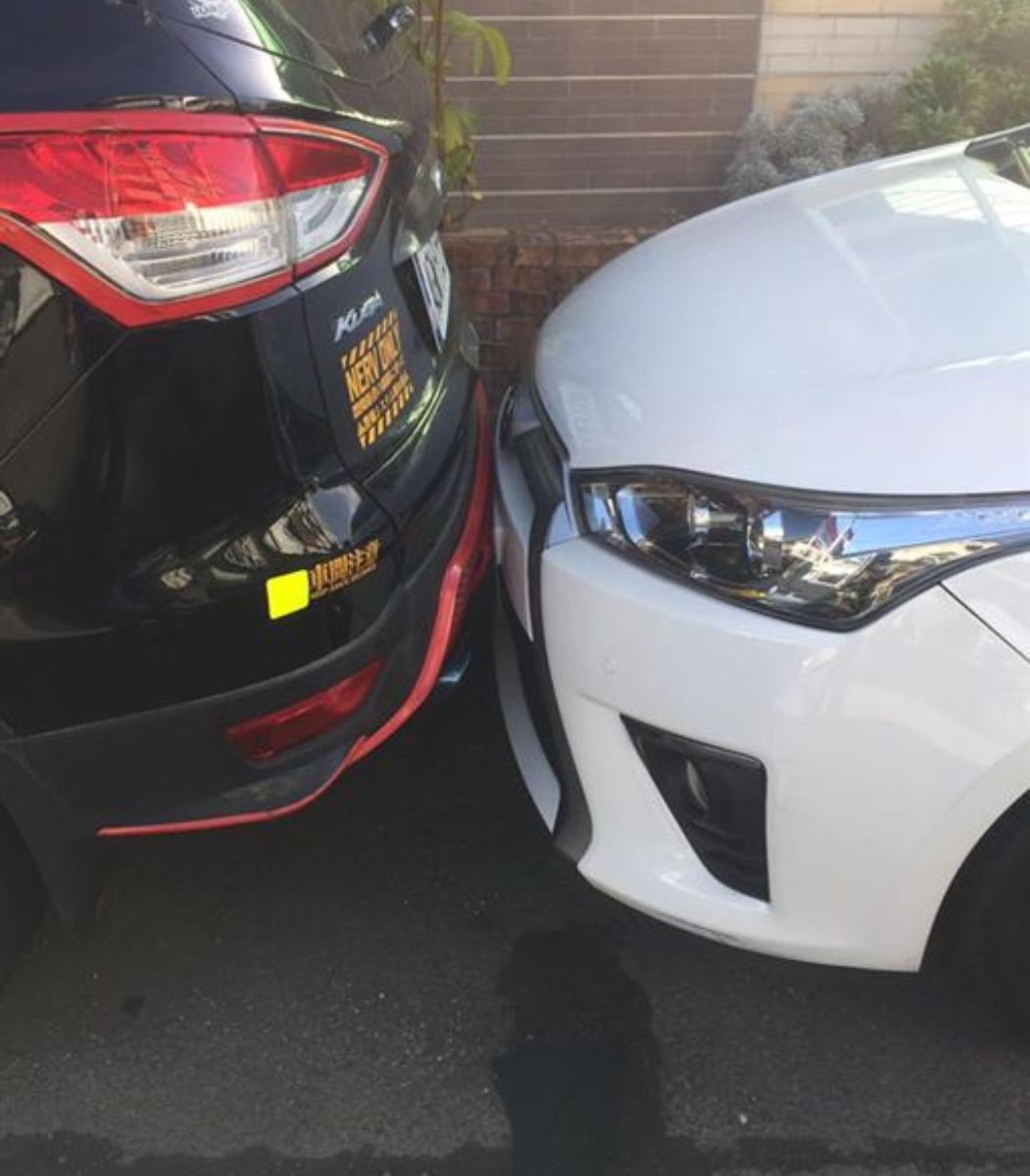  ▲網友表示鄰居停車技術差，一直撞到自己愛車屁股，讓他很煩惱。（圖／翻攝臉書「酷卡車友社」, 2018.10.02）