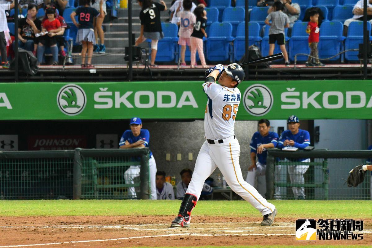 ▲Lamigo桃猿朱育賢。（圖／記者葉政勳攝 , 2018.10.02）