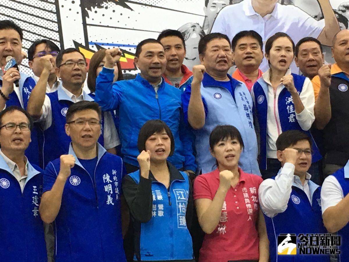 ▲侯友宜今日跟所有國民黨新北市議員的參選人全部站出來，一起宣誓反對蓋深澳燃煤電廠的決心。（圖／記者陳志仁攝，2018.10.08）
