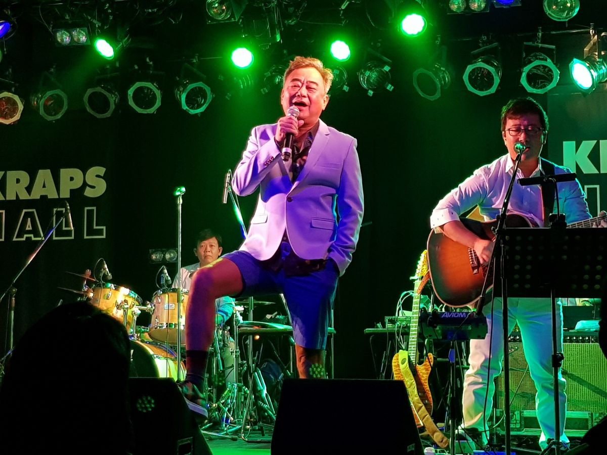 ▲陳昇到日本舉辦演唱會，狂撩櫻花妹。（圖／新樂園製作提供, 2018.10.09）