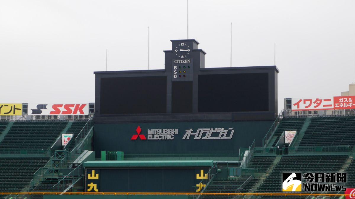 阪神甲子園球場，是阪神虎迷心中的棒球聖地，封王戰竟然賣出15萬日幣門票。（吳政紘攝）