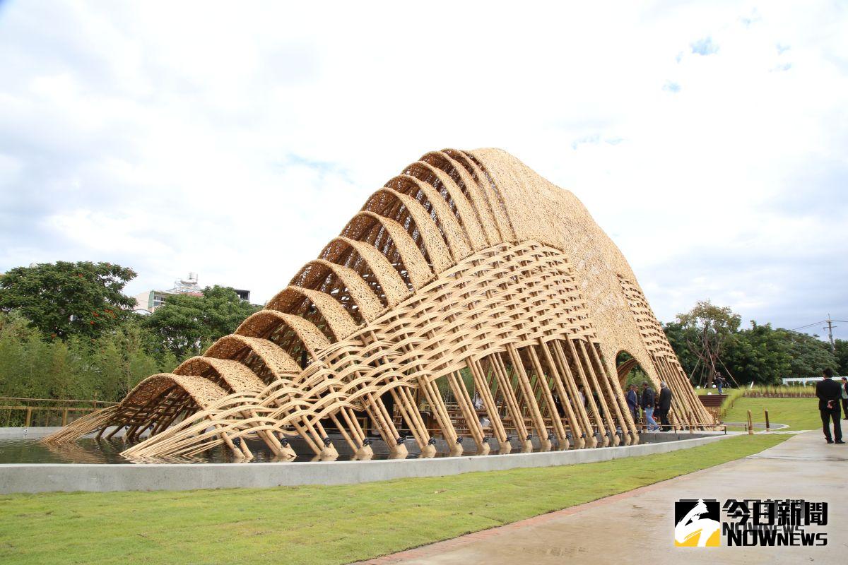 台中花博豐原葫蘆墩園區的「竹跡館」，入圍建築界奧斯卡之稱的「WAF世界建築獎」(圖／經發局提供2018.10.13)