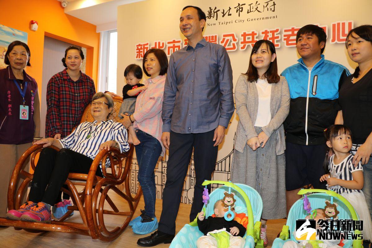 ▲新北市新豐青年社會住宅設計成全人照顧空間，讓民眾從出生搖籃到長輩搖椅都能獲得照顧。（圖／記者蔡琇惠攝，2018.10.19）

